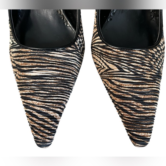 NWOT J Renee Tiger Print Black/BrownTan Pleated Fabric Slingback Heels Size 9 - Picture 3 of 14